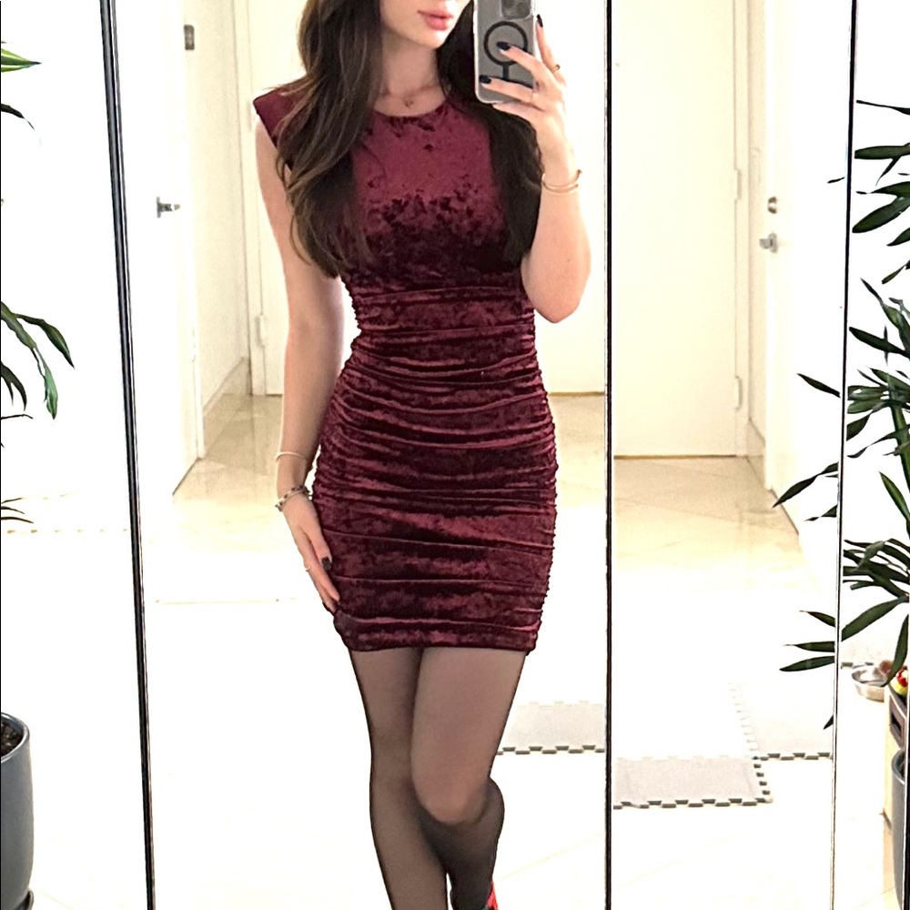 Red wine velvet Guess dress